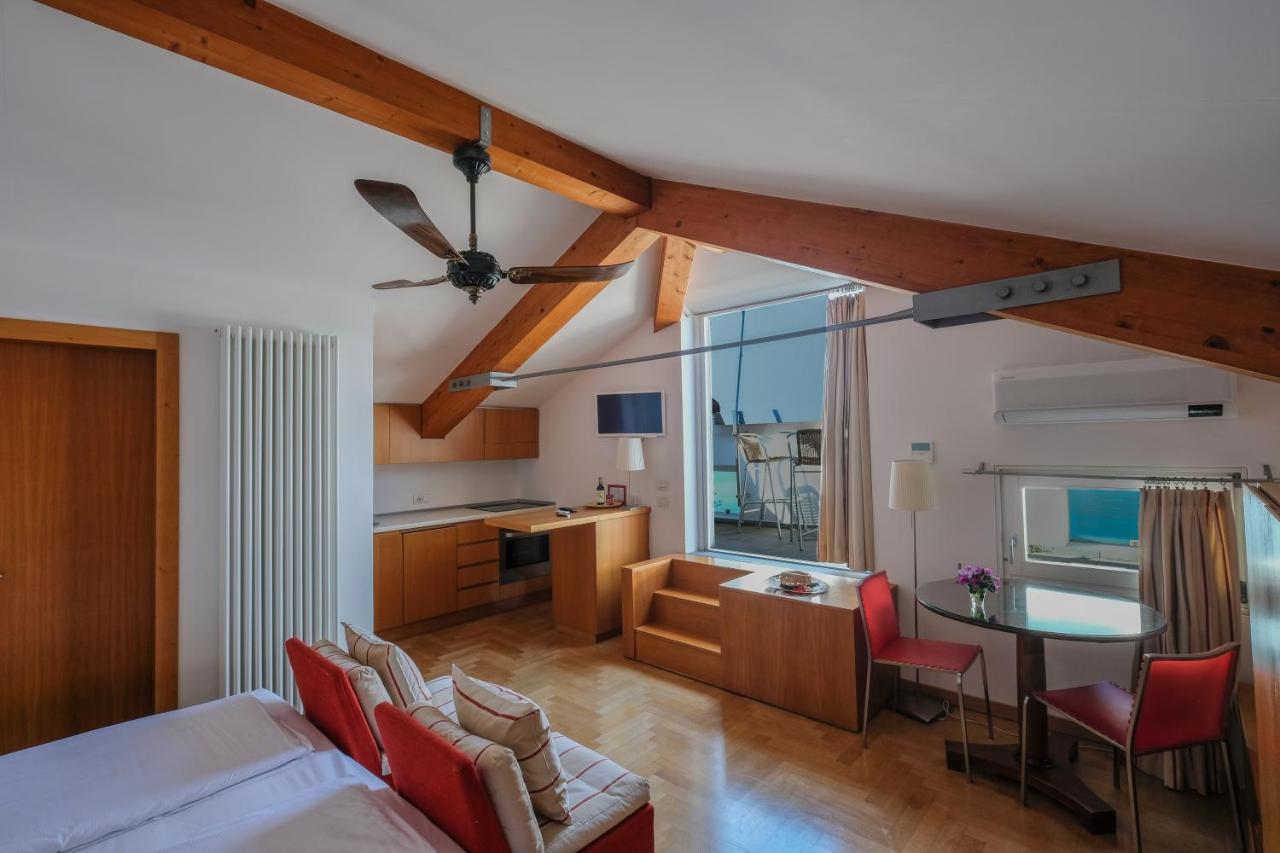 Albergo Milano Варена Екстериор снимка