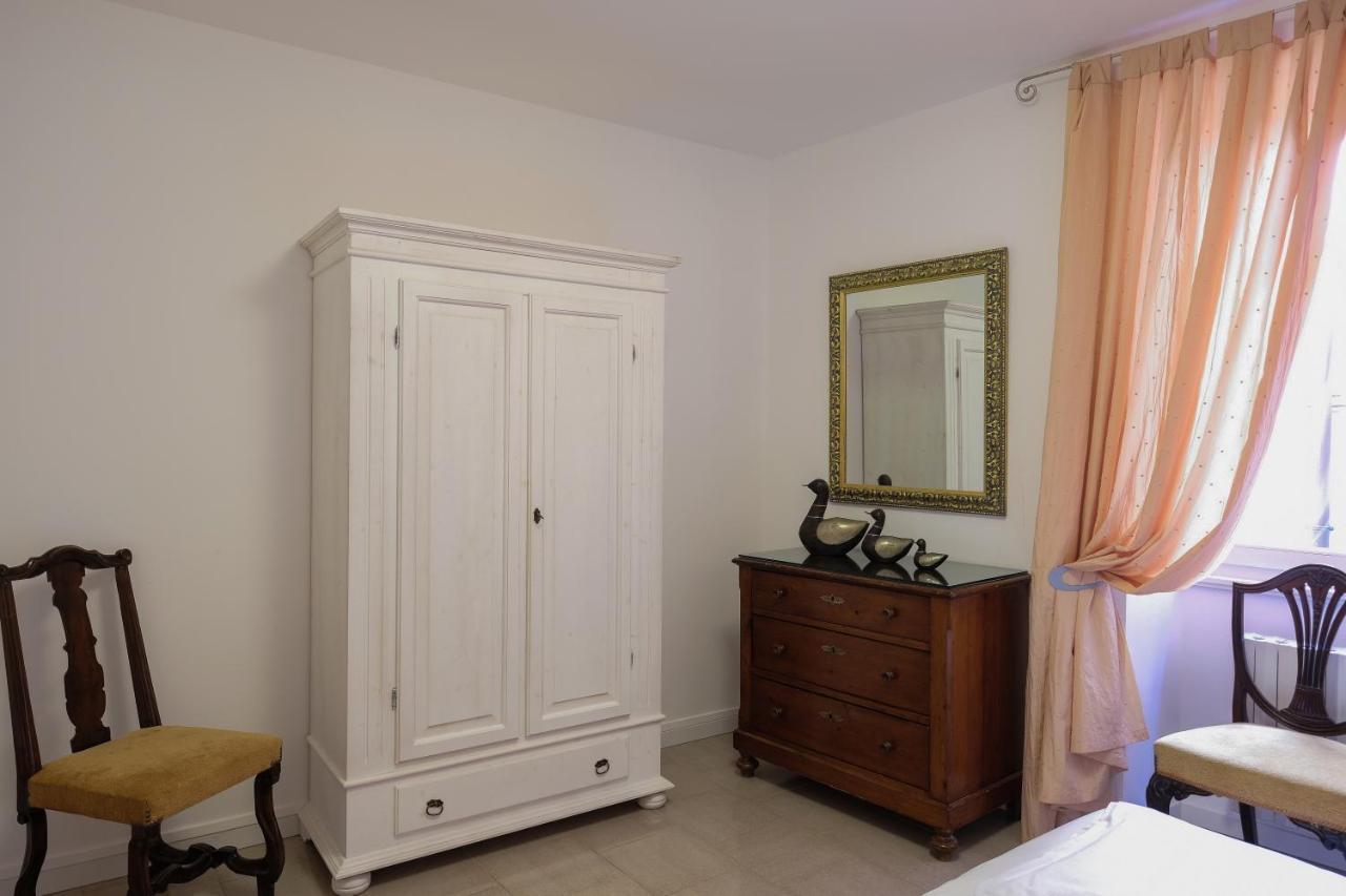 Albergo Milano Варена Екстериор снимка