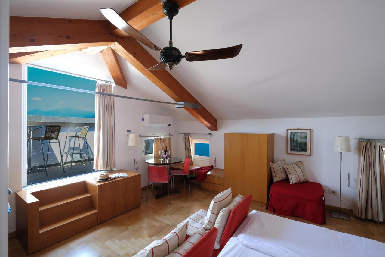Albergo Milano Варена Екстериор снимка