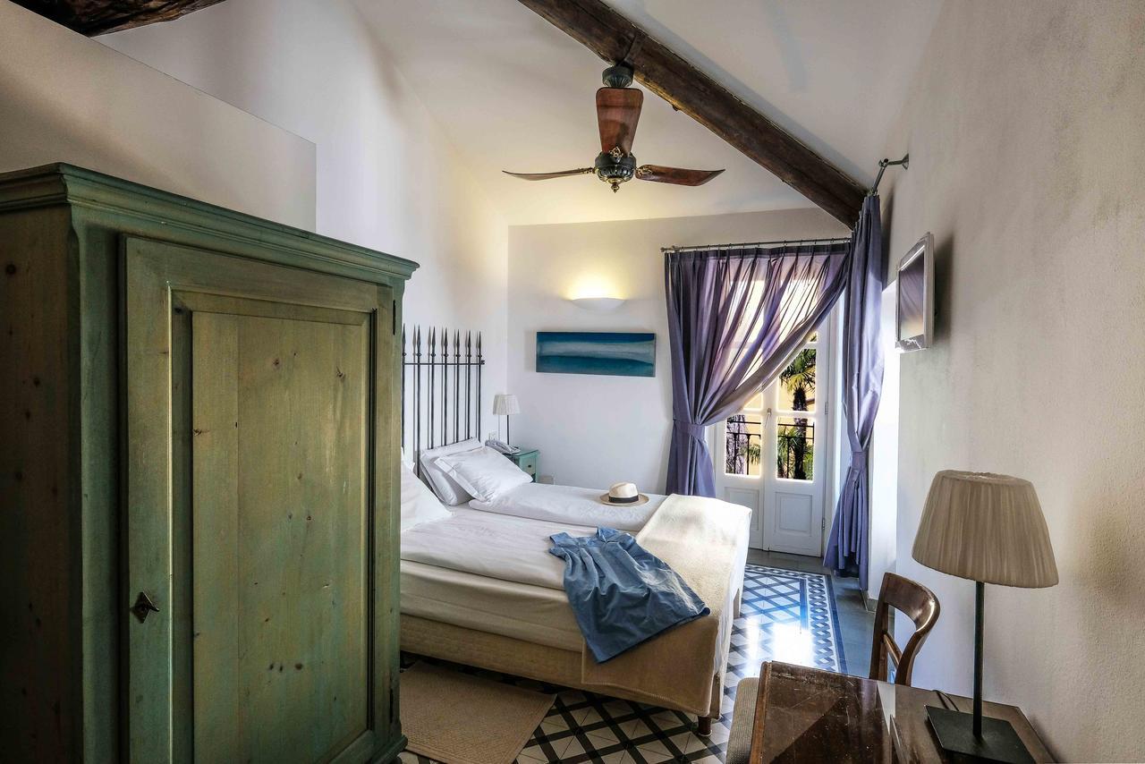 Albergo Milano Варена Екстериор снимка